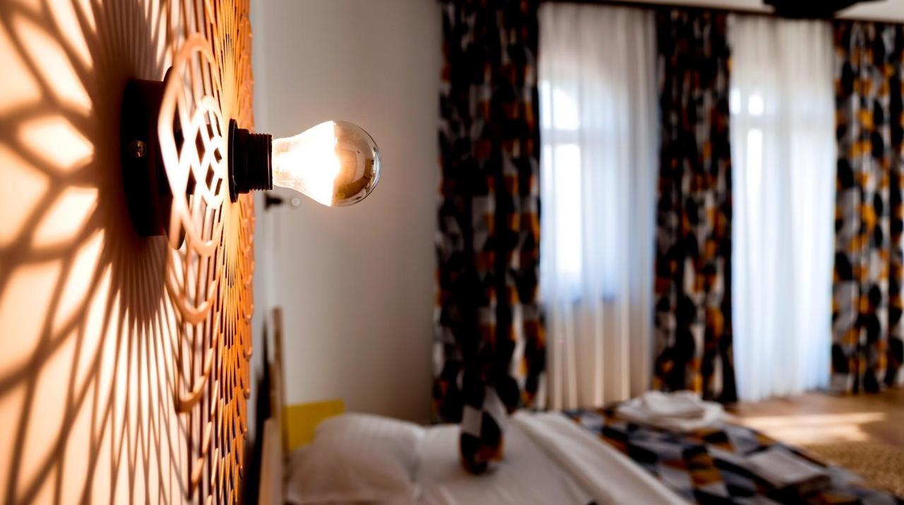 Conacul Olarilor Bed & Breakfast Baia de Fier Bagian luar foto