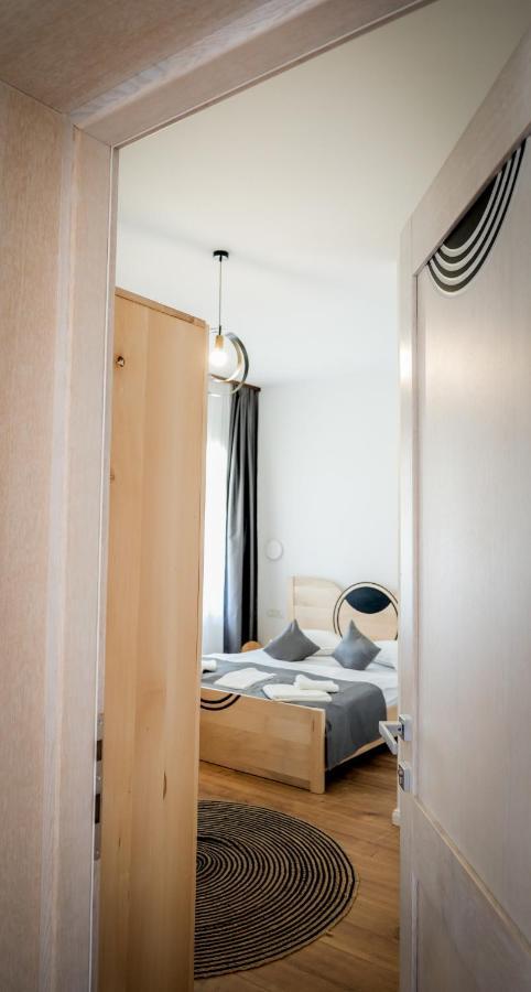 Conacul Olarilor Bed & Breakfast Baia de Fier Bagian luar foto