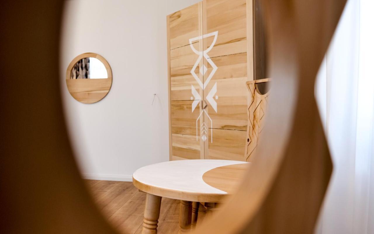 Conacul Olarilor Bed & Breakfast Baia de Fier Bagian luar foto