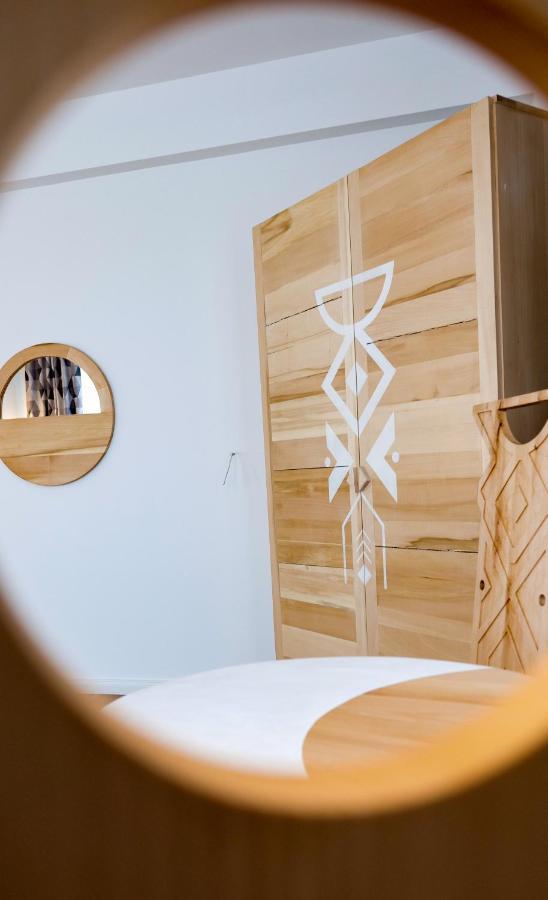 Conacul Olarilor Bed & Breakfast Baia de Fier Bagian luar foto