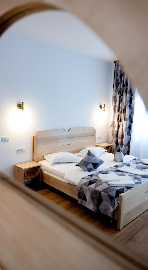 Conacul Olarilor Bed & Breakfast Baia de Fier Bagian luar foto