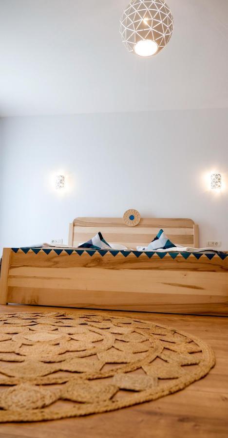Conacul Olarilor Bed & Breakfast Baia de Fier Bagian luar foto