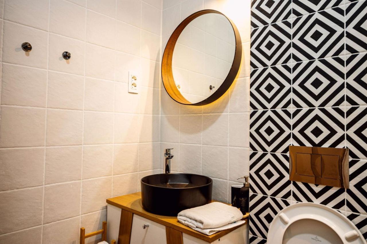 Conacul Olarilor Bed & Breakfast Baia de Fier Bagian luar foto