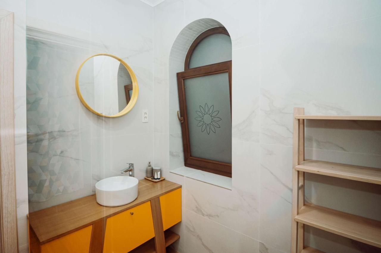Conacul Olarilor Bed & Breakfast Baia de Fier Bagian luar foto