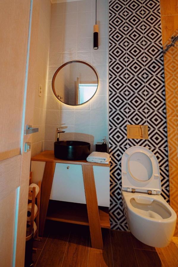 Conacul Olarilor Bed & Breakfast Baia de Fier Bagian luar foto