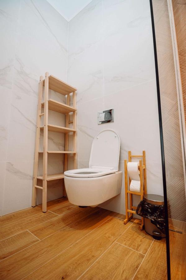 Conacul Olarilor Bed & Breakfast Baia de Fier Bagian luar foto