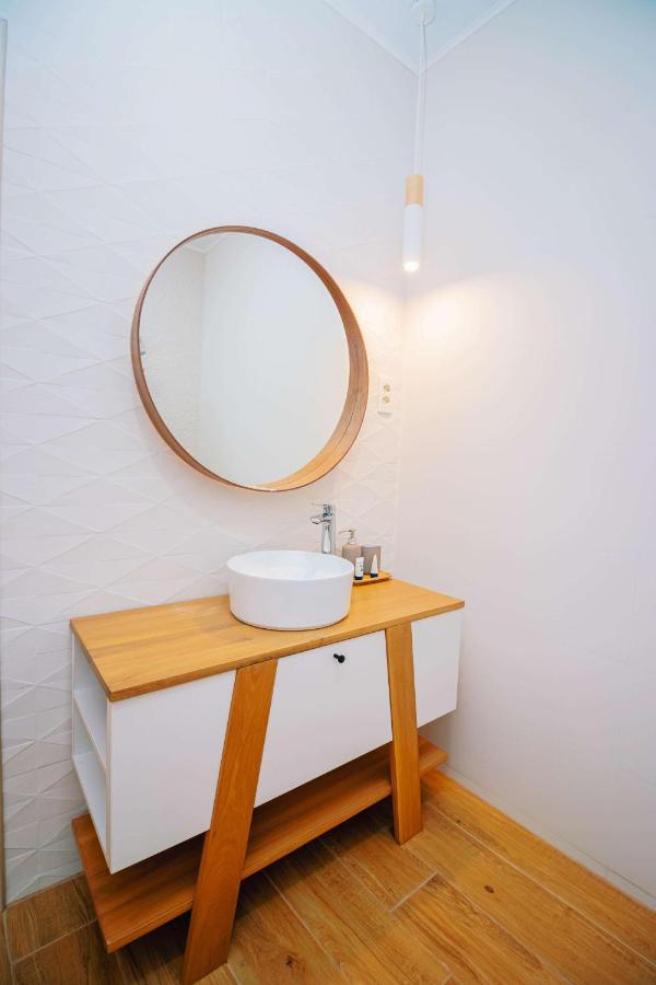 Conacul Olarilor Bed & Breakfast Baia de Fier Bagian luar foto